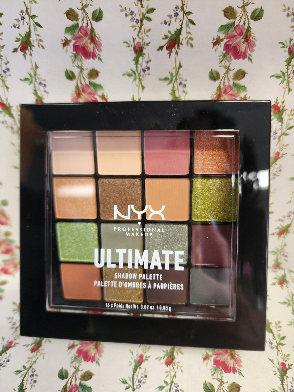 NYX Ultimate Eyeshadow Palette — Greens, Golds & Warm Neutrals - Picture 4 of 6